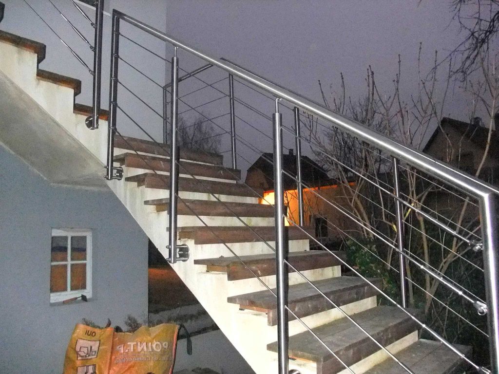 Rampe-inox-avec-cables-tendus